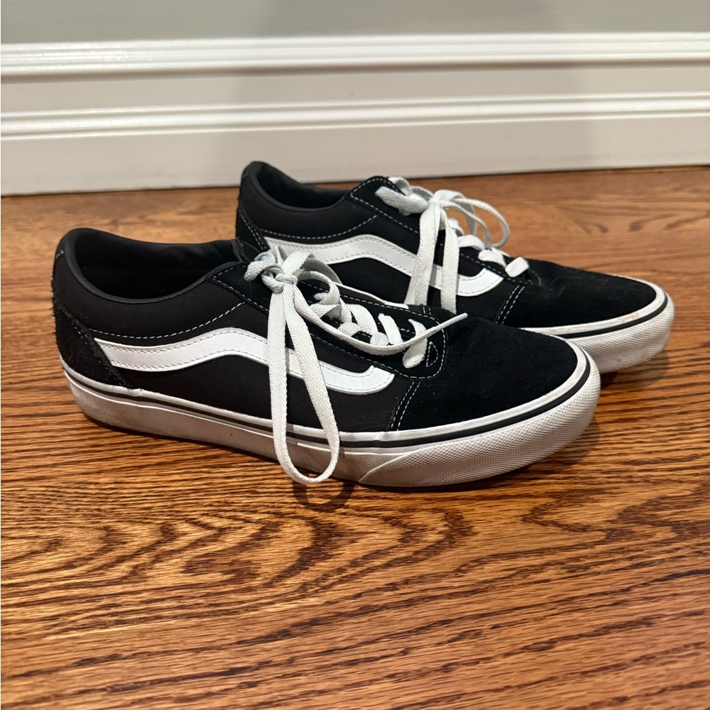 Vans Ward Lo Suede Sneaker - Women's